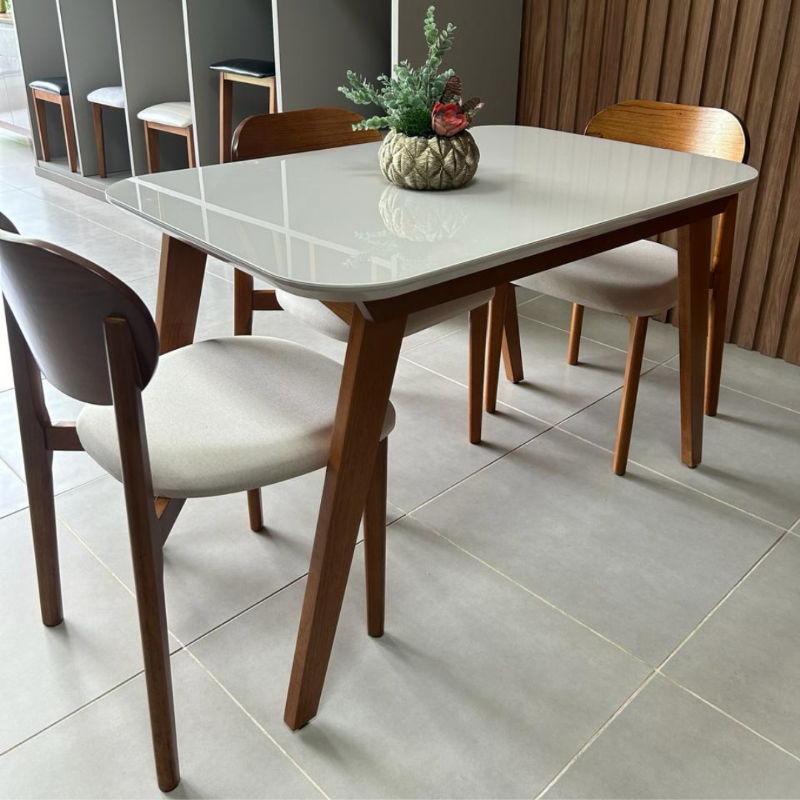 Mesa Amsterd com quatro cadeiras Jade + Aparador Moscou